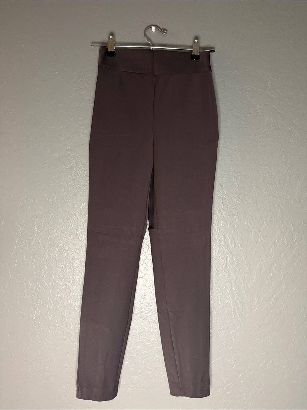 Express Slim Ponte Leggings in Gray